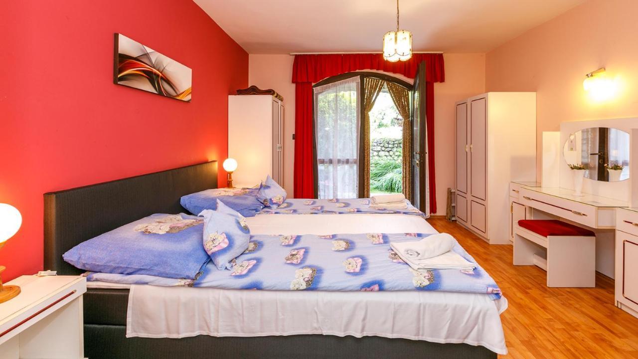 Steinhaus Bed & Breakfast Keszthely Extérieur photo